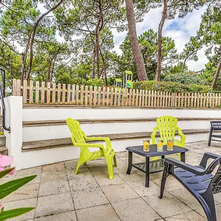 Holiday home Cozy In With Kitchen La Faute-sur-Mer